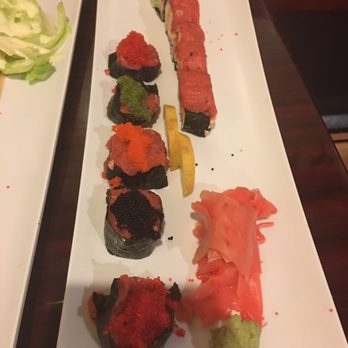 Omiya Sushi - Bunch of mashed up tuna bad quality - Japanese Near Me - Brooklyn, New York