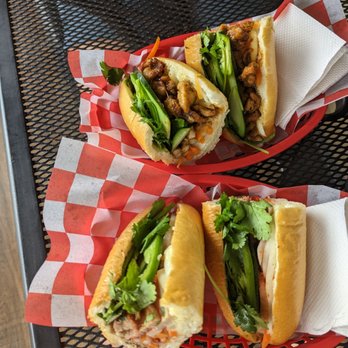 Le’s Banh Mi - Saigon special & lemongrass chicken - Cafes Near Me - Honolulu, Hawaii
