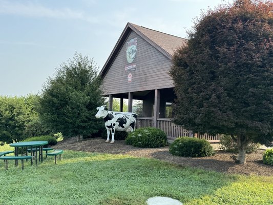 Barstow's Dairy Store and Bakery at Barstow's Longview Farm by null