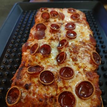 Peetza Pies & Pints - Pizza Near Me - Walnut Creek, California