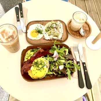 Marcelle - Eggs Benedict and Avocado Toast. Jummm - Breakfast & Brunch Near Me - Paris, 75 Marcelle - Eggs Benedict and Avocado Toast. Jummm - Breakfast & Brunch Near Me - Paris, 75