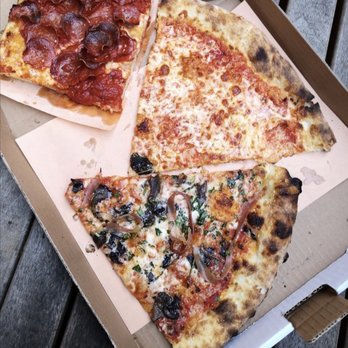 Gentile Pizza Parlour - Pizza Near Me - Montreal, Quebec