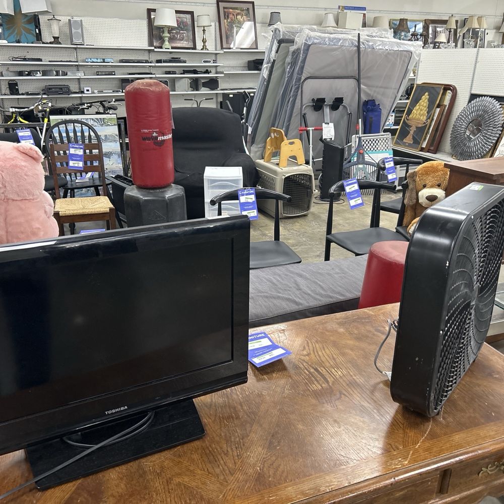 Goodwill Central Texas - Balcones - Furnishings - Thrift Stores Near Me - Austin, Texas Goodwill Central Texas - Balcones - Furnishings - Thrift Stores Near Me - Austin, Texas
