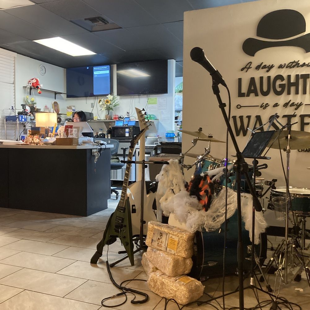 Pho Smile - Sometimes they have live music and karaoke. - Bubble Tea Near Me - Everett, Washington Pho Smile - Sometimes they have live music and karaoke. - Bubble Tea Near Me - Everett, Washington