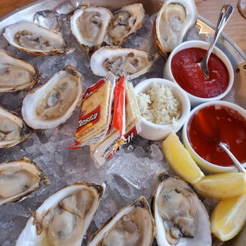 Silo Terrace Oyster Bar - Oysters. Fab - Cocktail Bars Near Me - San Antonio, Texas