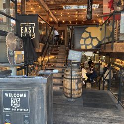 Front entrance and business hours~ (June 2025)
