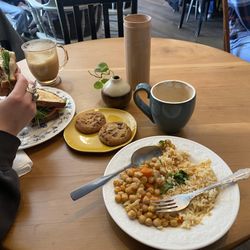 Terra Cafe - Coconut curry and chickpea stew, Prosciutto pesto burrata, the best chocolate chip cookies EVER, honey cardamom latte