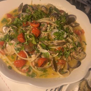 Bar Primi Penn District - Chitarra & Clams - Italian Near Me - New York, New York