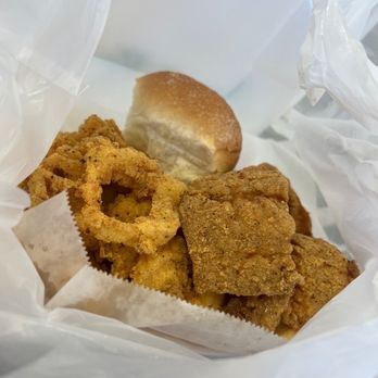 Anna's Fish Market - 3 Pieces Fish & 5 Medium Shrimp Lunch Special - Seafood Markets Near Me - Carson, California