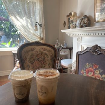 The Classic Cafe - Hojita Einspanner and Salty Toffy Latte - Coffee & Tea Near Me - Fullerton, California