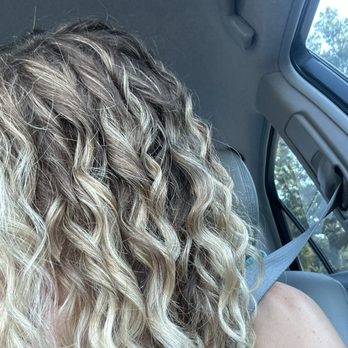 De Novo Salon - Curly hair - Hair Salons Near Me - Pensacola, Florida De Novo Salon - Curly hair - Hair Salons Near Me - Pensacola, Florida