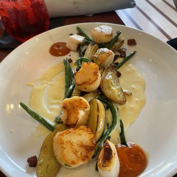 1606 Restaurant & Oyster Bar - New American Near Me - Gloucester, Massachusetts