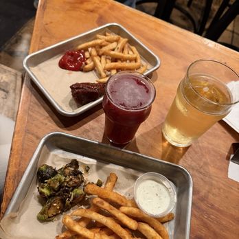 Foghorn Taproom - Chicken Wings Near Me - San Francisco, California Foghorn Taproom - Chicken Wings Near Me - San Francisco, California