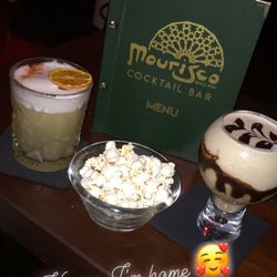Mourisco Bar - Actividades Turísticas - Whiskey Sour and a banana mudslide!!! You will not be disappointed!!!