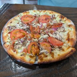 Shy Simon's - Small (10") Chicken Carbonara Pizza