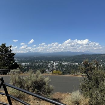 Pilot Butte State Park - Beautiful day - Hiking Near Me - Bend, Oregon Pilot Butte State Park - Beautiful day - Hiking Near Me - Bend, Oregon