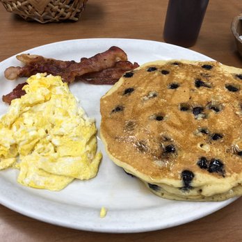 Wooden Spoon - Blueberry pancakes are huge. Two was way too much for me with breakfast. - American Near Me - Marathon, Florida Wooden Spoon - Blueberry pancakes are huge. Two was way too much for me with breakfast. - American Near Me - Marathon, Florida