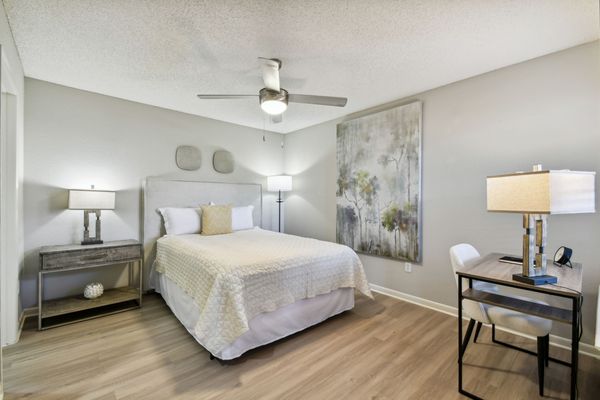 Pine Harbour Apartments