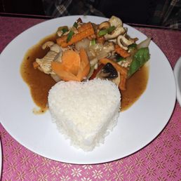 Cashews with chicken and white rice Cashews with chicken and white rice