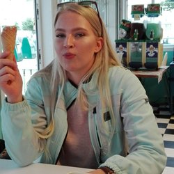 Brygga Kiosk - Orkar hon spis up allt..?
