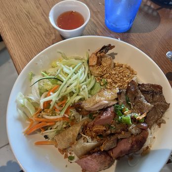 Brodard Restaurant - Brodard Special Bun Dac Biet Brodard - Vietnamese Near Me - Fountain Valley, California Brodard Restaurant - Brodard Special Bun Dac Biet Brodard - Vietnamese Near Me - Fountain Valley, California