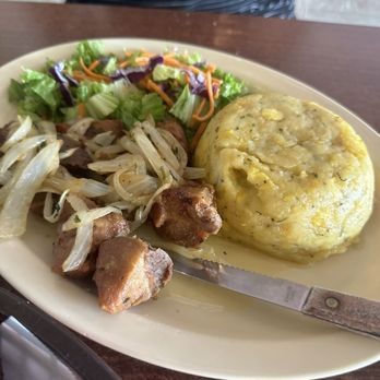 El Mofongo - Puerto Rican Near Me - Arlington, Texas