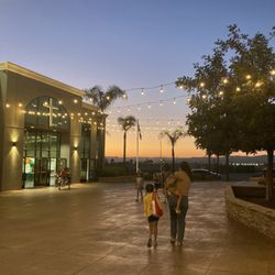 Foothills Christian Church - Pretty sunset courtyard