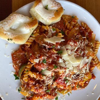 Italia Bella - Spicy Sausage Cacciatore - Sicilian Near Me - Yucaipa, California Italia Bella - Spicy Sausage Cacciatore - Sicilian Near Me - Yucaipa, California
