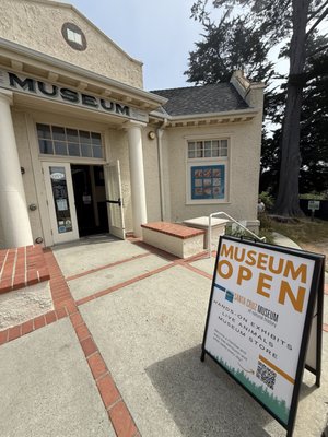 Santa Cruz Museum of Natural History by null