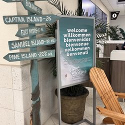 American Airlines - Airport signs