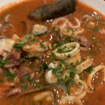 De Luca's Restaurant - Cioppino, Chicken Alfredo, minestrone Soup and Salad. - Italian Near Me - Whittier, California De Luca's Restaurant - Cioppino, Chicken Alfredo, minestrone Soup and Salad. - Italian Near Me - Whittier, California