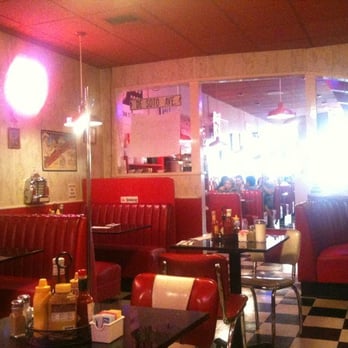 Busy Bee Cafe - Diners Near Me - Ventura, California