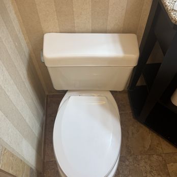 Hampton Inn Nashville/Vanderbilt - The crooked toilet in our room - Hotels Near Me - Nashville, Tennessee Hampton Inn Nashville/Vanderbilt - The crooked toilet in our room - Hotels Near Me - Nashville, Tennessee