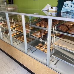 Krispy Donuts - Nice selection after dinner time even