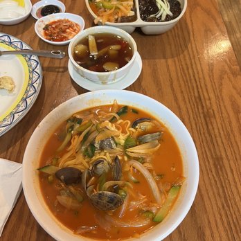 Guh Sung Chinese Restaurant - Noodles with clam chop suey soup - Chinese Near Me - Bayside, New York