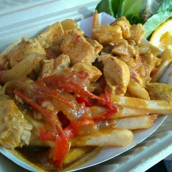 ÉireTrea - Chicken Curry Chips.  YUM! - Food Trucks Near Me