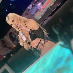 Candy Shop - Amazing entertainment, Come have some fun!