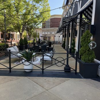 Southern Kitchen - Outdoor dining - Southern Near Me - Richmond, Virginia