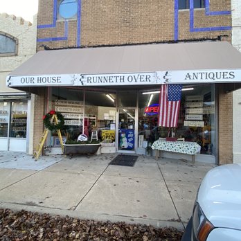 House Runneth Over - Front of the place - Antiques Near Me - Ottawa, Kansas