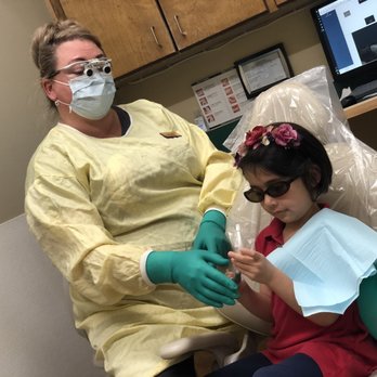 Gilmore Bruce DMD - Explaining the tools - General Dentistry Near Me - Pensacola, Florida Gilmore Bruce DMD - Explaining the tools - General Dentistry Near Me - Pensacola, Florida
