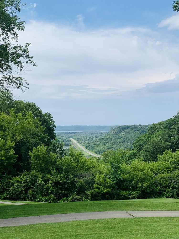Mount Frontenac Golf & Ski Logo