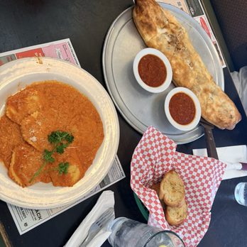 Ciro's Italian Eatery - Lobster Ravioli, Large Stromboli, garlic bread - Pizza Near Me - Elkton, Virginia Ciro's Italian Eatery - Lobster Ravioli, Large Stromboli, garlic bread - Pizza Near Me - Elkton, Virginia