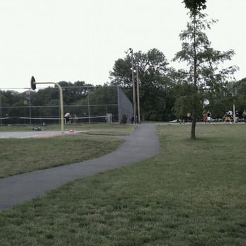 Merril Park - Center area of Merrill - Parks Near Me - Colonia, New Jersey