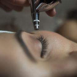 Spa By Us - Refreshing oxygen intraceuticals facial