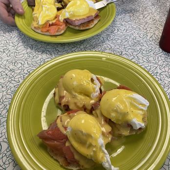 The Hartland Diner - Smoked Salmon Eggs Benny - Diners Near Me - Hartland, Vermont