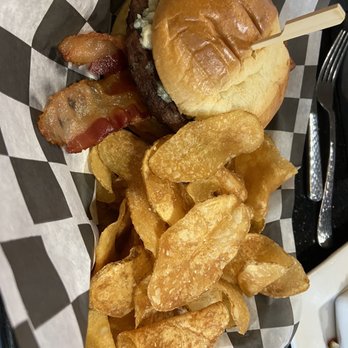 The Garrison - Hamburger - American Near Me - Fremont, Ohio