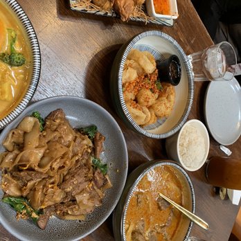 Kin Long Beach - Panang Curry,Money Bag & Salt & Pepper Calamari - Thai Near Me - Long Beach, California