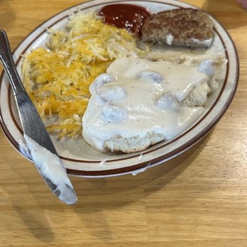 Cascade Gorge Restaurant & Bar - Biscuits and gravy that'll stick to your ribs! - Indian Near Me - Prospect, Oregon