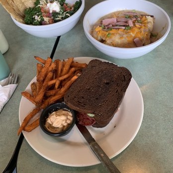 Flying Saucer - Great lunch and fantastic find for those who venture here - Breakfast & Brunch Near Me - Chicago, Illinois Flying Saucer - Great lunch and fantastic find for those who venture here - Breakfast & Brunch Near Me - Chicago, Illinois