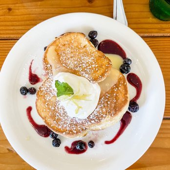 Cream Pot - Blueberry soufflé pancakes - Breakfast & Brunch Near Me - Honolulu, Hawaii Cream Pot - Blueberry soufflé pancakes - Breakfast & Brunch Near Me - Honolulu, Hawaii